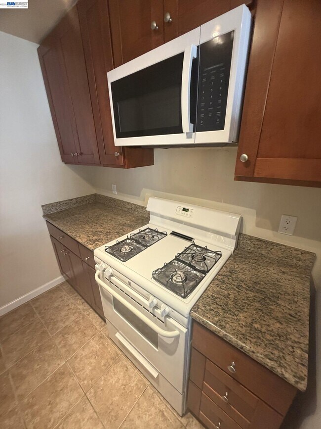 Building Photo - 2170 Arroyo Ct