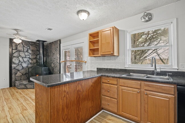 Building Photo - 13 Hearthwood Ct