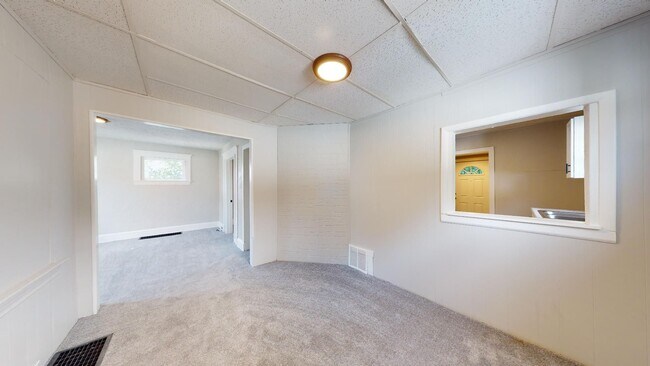 Building Photo - Old Brooklyn - 3 Bedroom Single Family Home