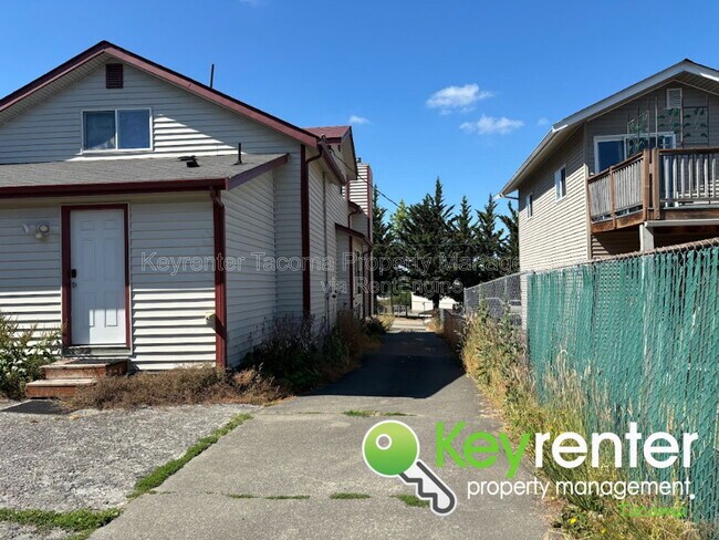 Building Photo - 1302 E 40th St