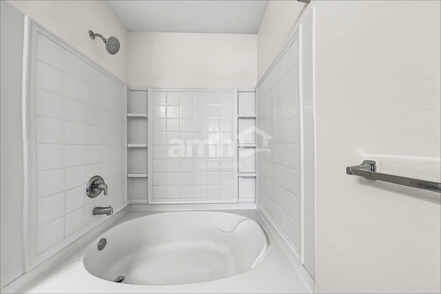 Building Photo - 803 Windflower Dr