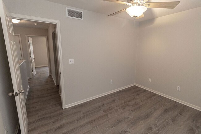 Building Photo - 3916 Snowy Owl Dr