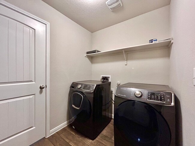 Building Photo - 14104 Macquarie Dr