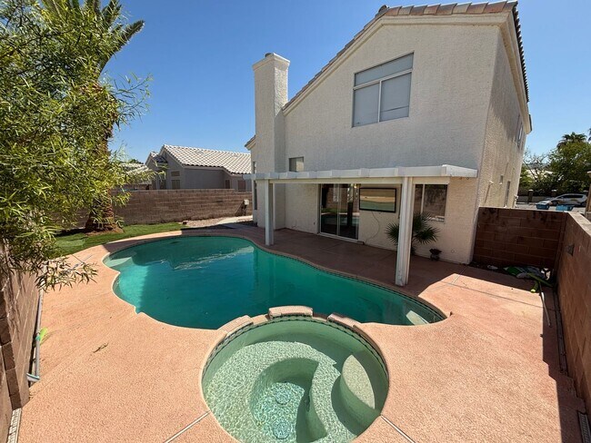 Building Photo - Gorgeous 4Bed/2Bath Home located in Sunris...