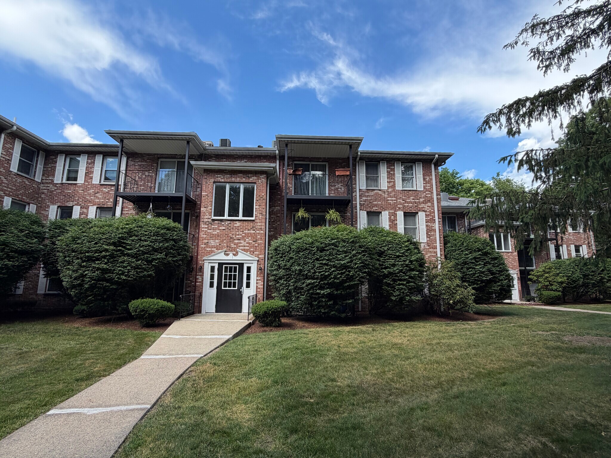 Building Photo - 348 Neponset St