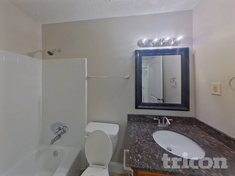 Building Photo - 2574 Northbrook Rd