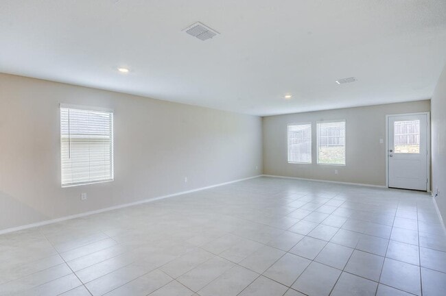 Building Photo - 8409 Holw Bnd St