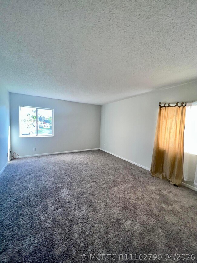 Building Photo - 231 Pine HOV Cir