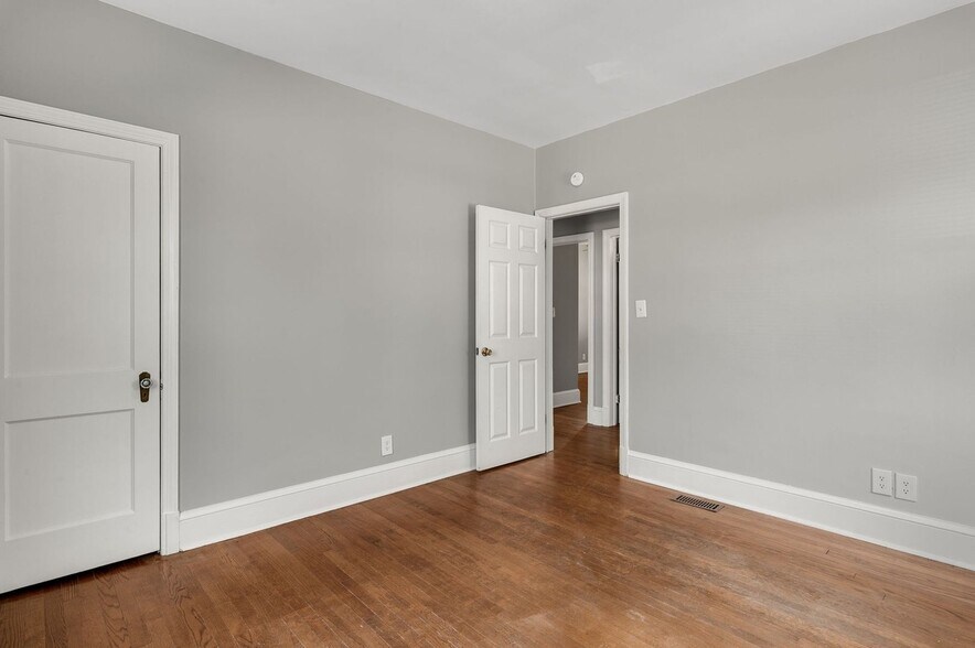 Building Photo - 1662 Monticello St