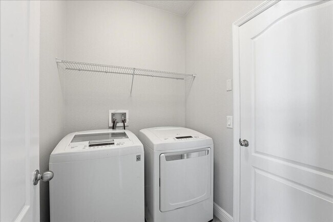 Building Photo - 11007 Inside Loop