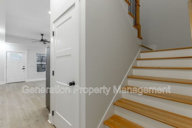 Building Photo - 1124 Garfield St