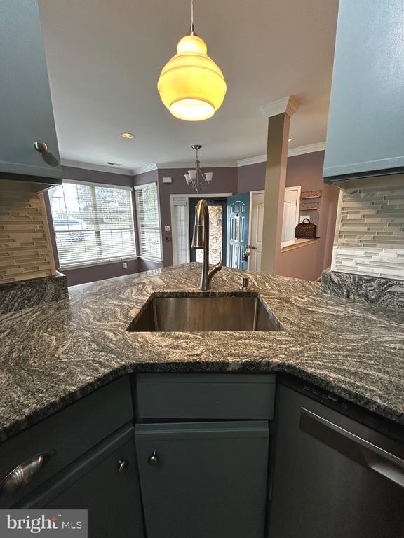 Building Photo - 1410 Stratford Ct