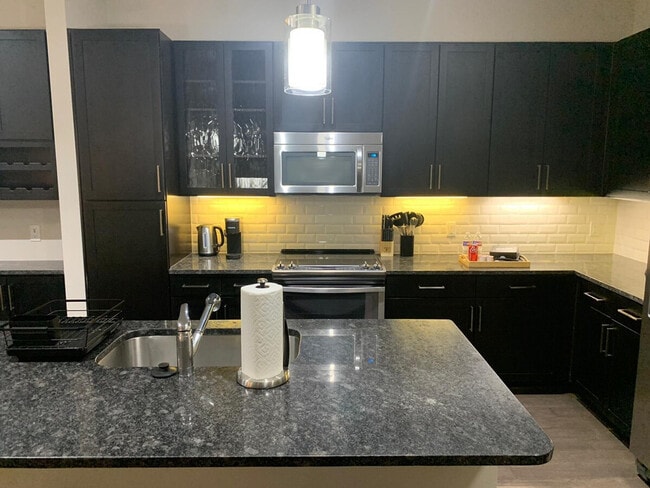 Building Photo - 1250 State St