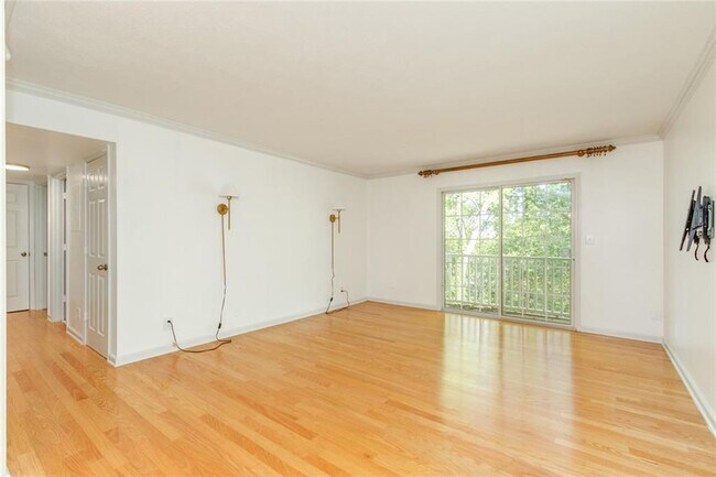 Building Photo - 3005 Seven Pines Ln
