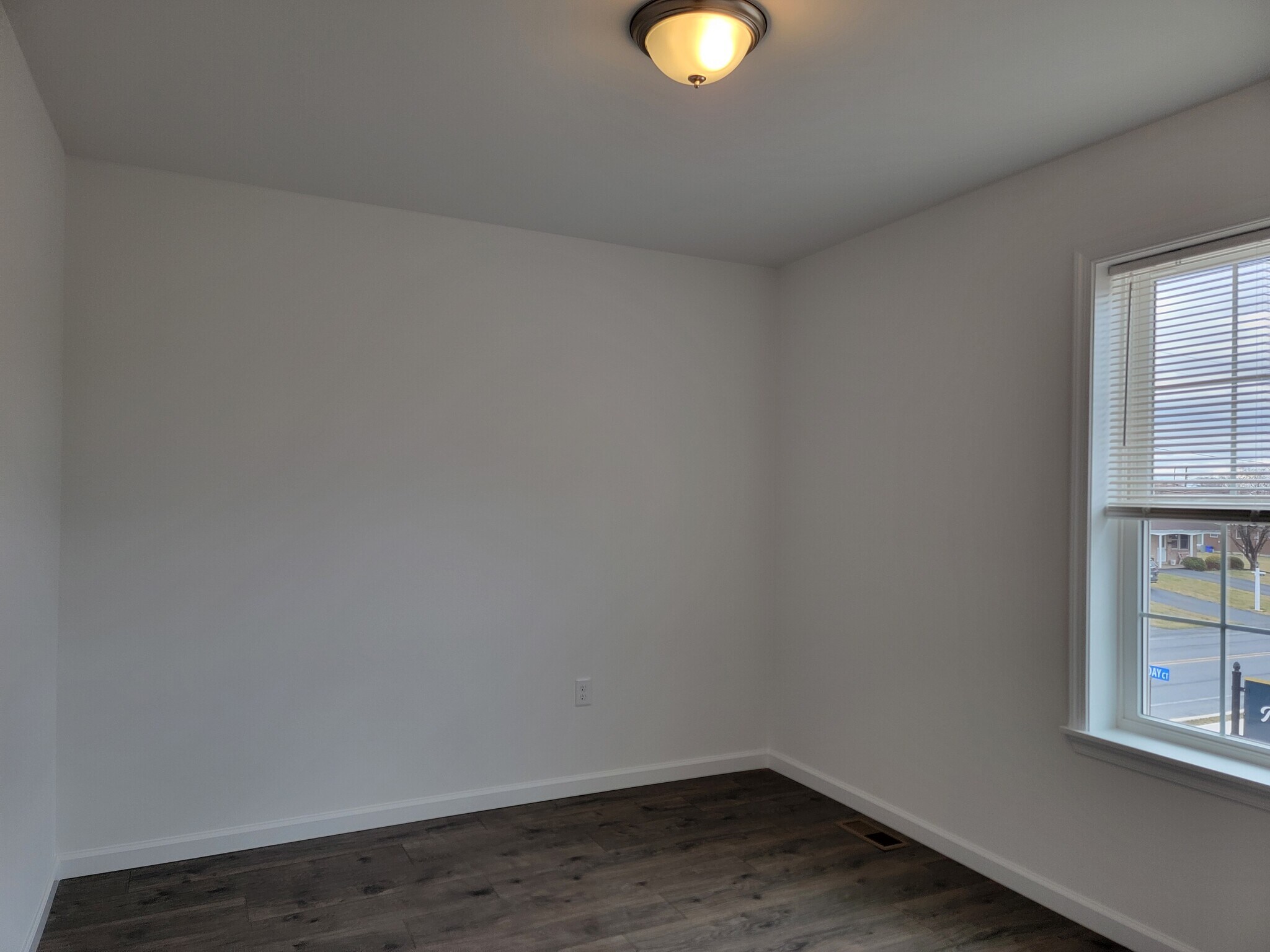 Building Photo - 173 Robert Cir