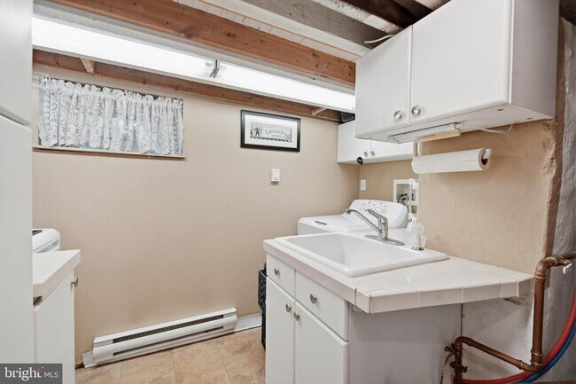 Building Photo - 3006 S Smedley St