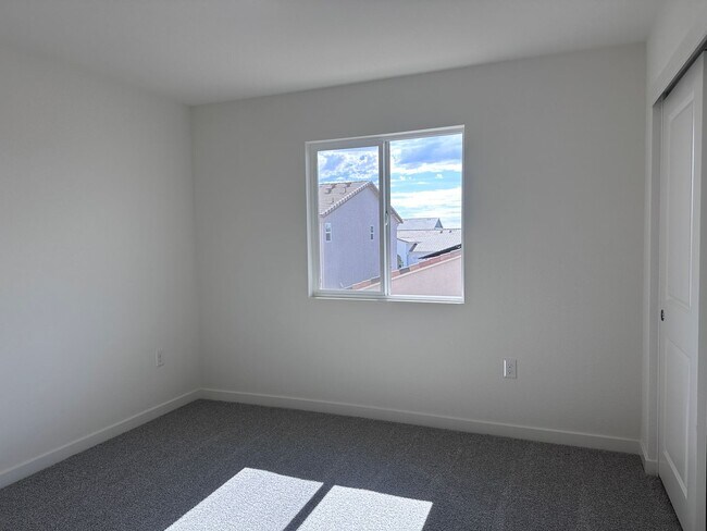 Building Photo - Beautiful 2024 Built 3 bed 2 bath!