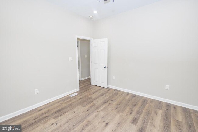 Building Photo - 140 Delsea Dr S