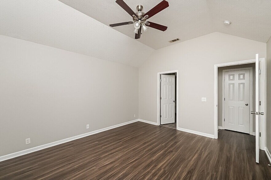 Building Photo - 7313 Ole Nottingham Dr