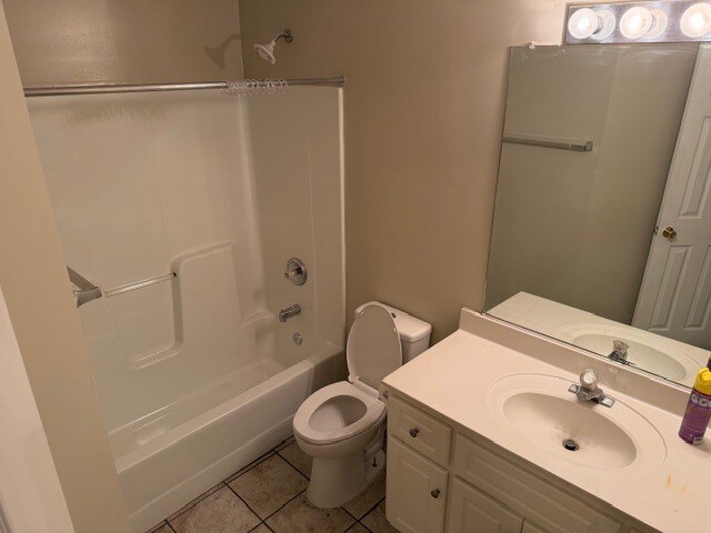 2nd Full Bath - 911 Cammaron Way