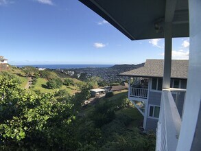 Building Photo - Kaimuki Wilhemina Rise gated home! Spectac...