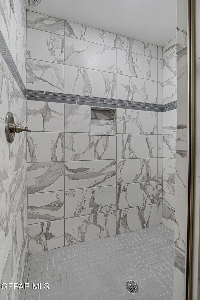 Building Photo - 261 Emerald Sun Dr