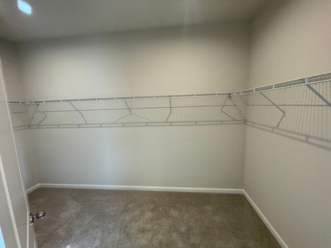 Building Photo - Beautiful 4 Bedroom 2 Bathroom home in Eagle Crest community