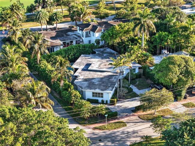 Building Photo - 1000 N Shore Dr