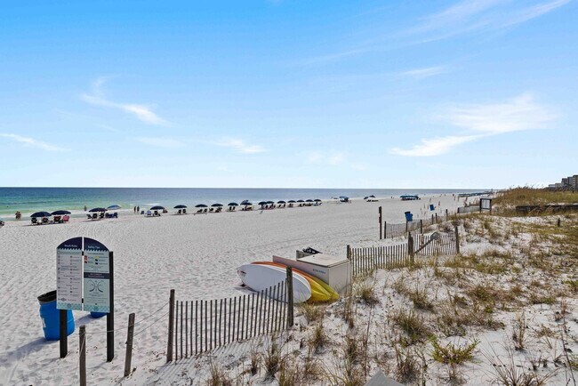 Building Photo - 833 Santa Rosa Blvd