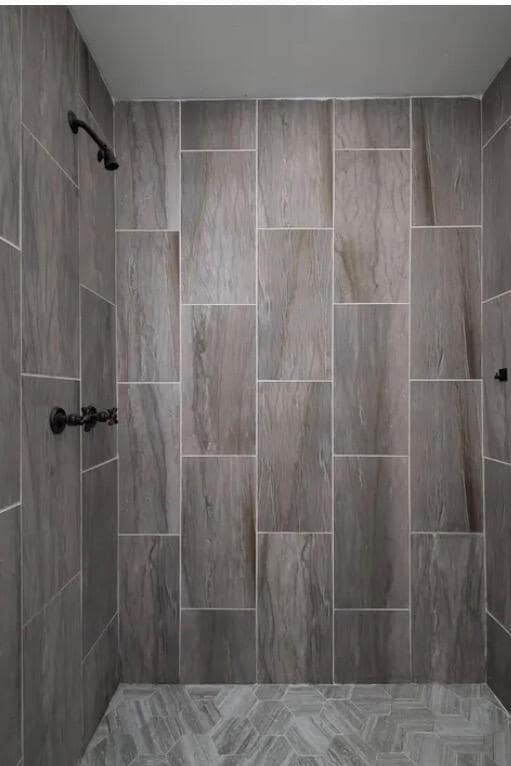 Building Photo - 667 Longview Dr