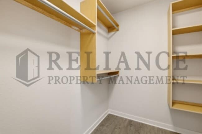 Building Photo - 2414 S Wheatland St