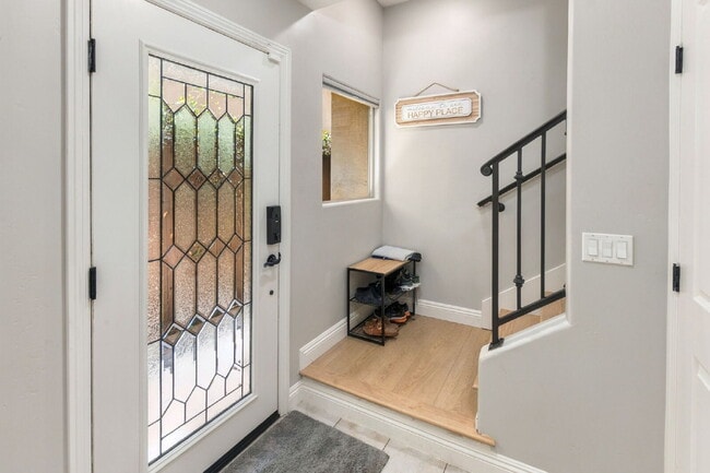 Building Photo - Your Furnished Coastal Escape Awaits!