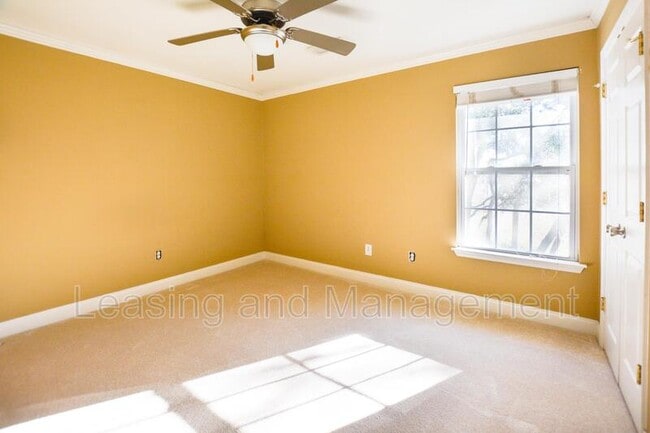 Building Photo - 33 Brockman Dr