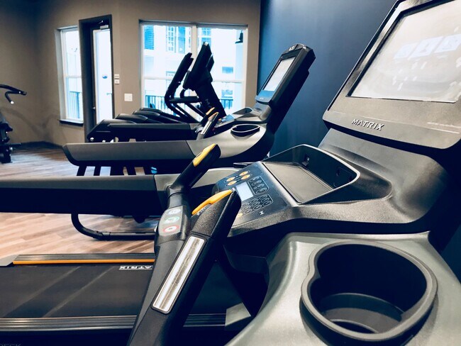 Building Photo - A2 | 1 Bed 1 Bath | 744 sf | $1552-$1829 |...