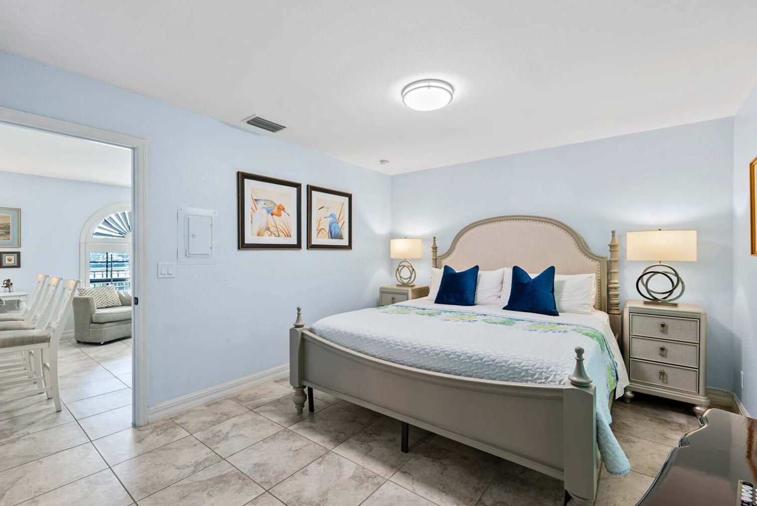 Building Photo - 655 8th Ave S