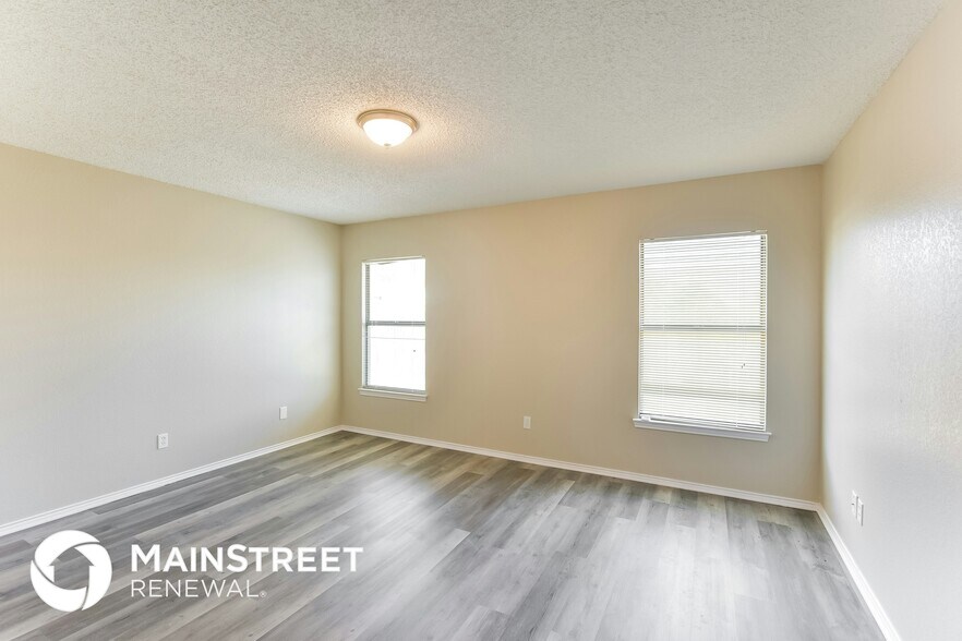 Building Photo - 2121 Rolling Creek Run