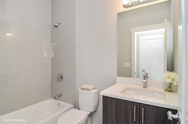 Building Photo - 2420 W Fillmore St