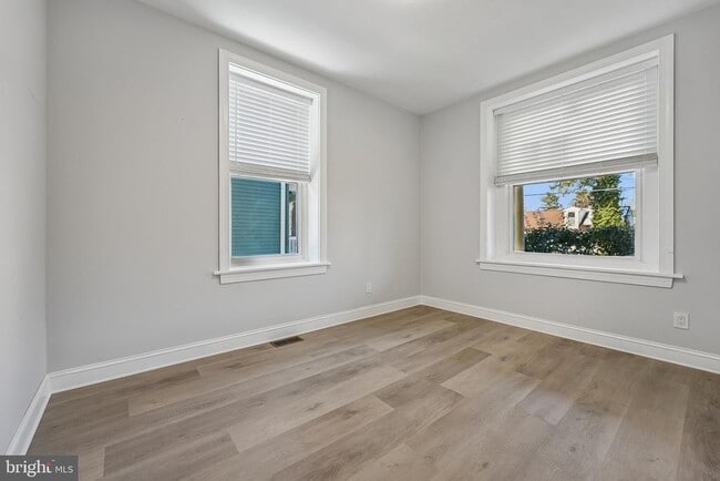 Building Photo - 92 Leigh Ave