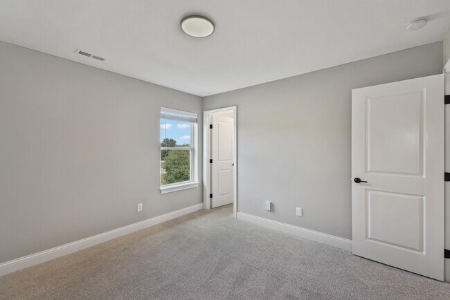 Building Photo - 622 Rapp Dr