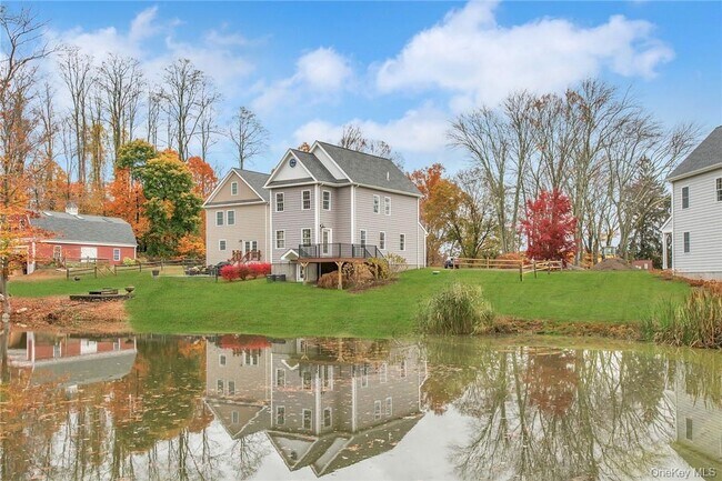 Building Photo - 237 Tomahawk St