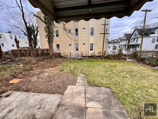 Building Photo - Convent Place, YONKERS