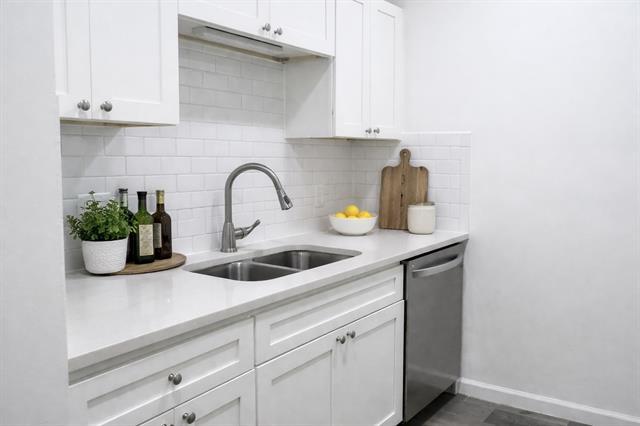 Building Photo - 9600 Royal Ln