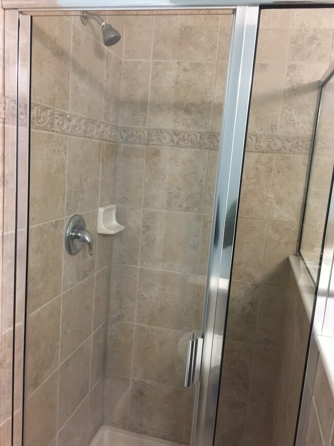 Building Photo - Pond view!!  3Bed/2.5Bath/1car Garage Town...