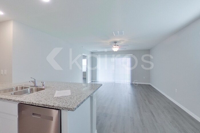 Building Photo - 8648 SW 43rd Ter