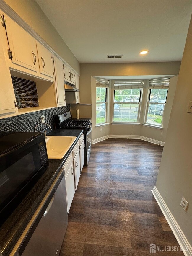 Building Photo - 10 Cosgrove Ct