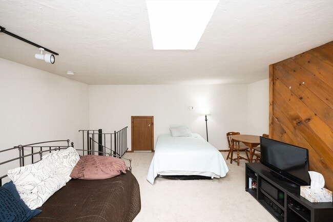 Building Photo - 90 Brightwood Ave