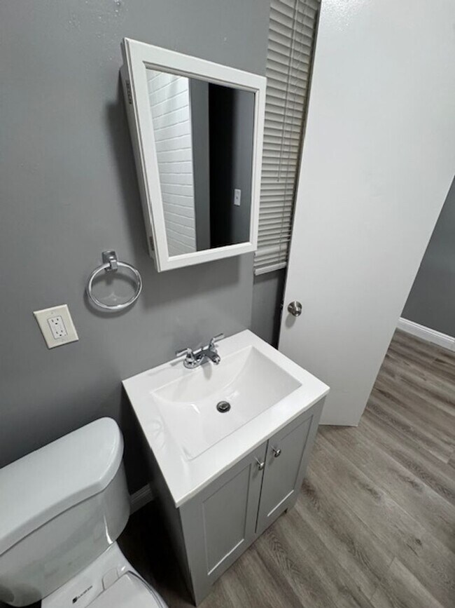 Building Photo - 714 Lime Ave