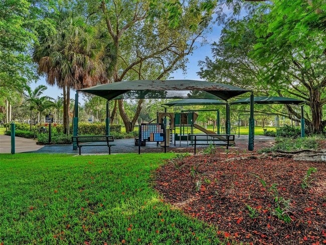 Building Photo - 1361 Cottonwood Cir