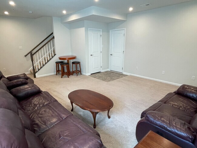 Building Photo - 148 Moyer Hill Dr