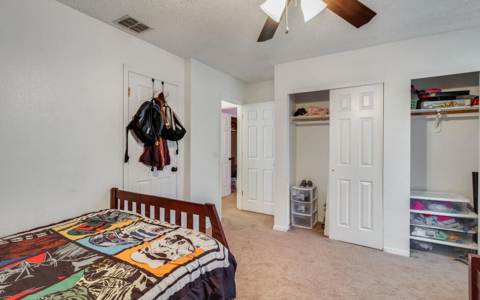 Building Photo - 921 S Val Vista Dr